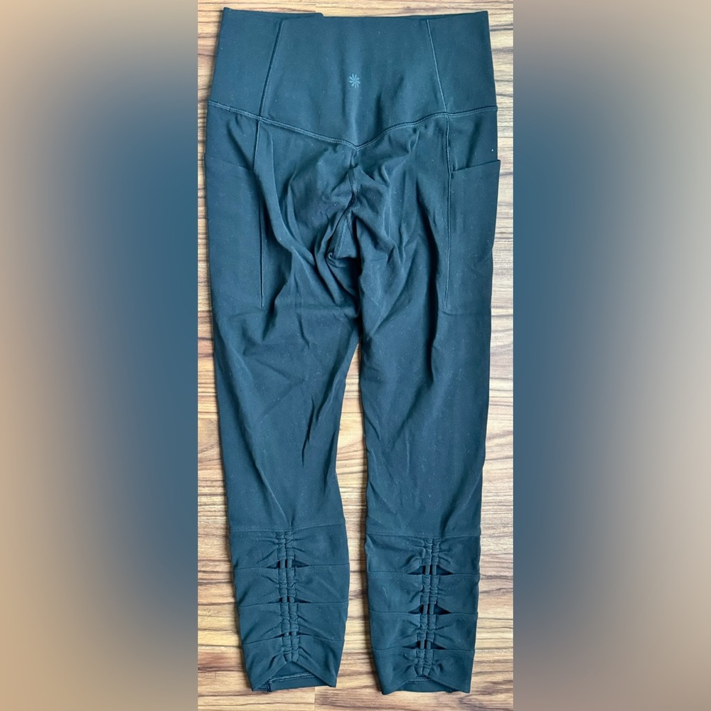 ATHLETA Salutation Stash Pocket II Cinch 7/8